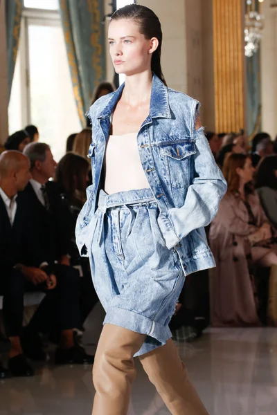 Look 77